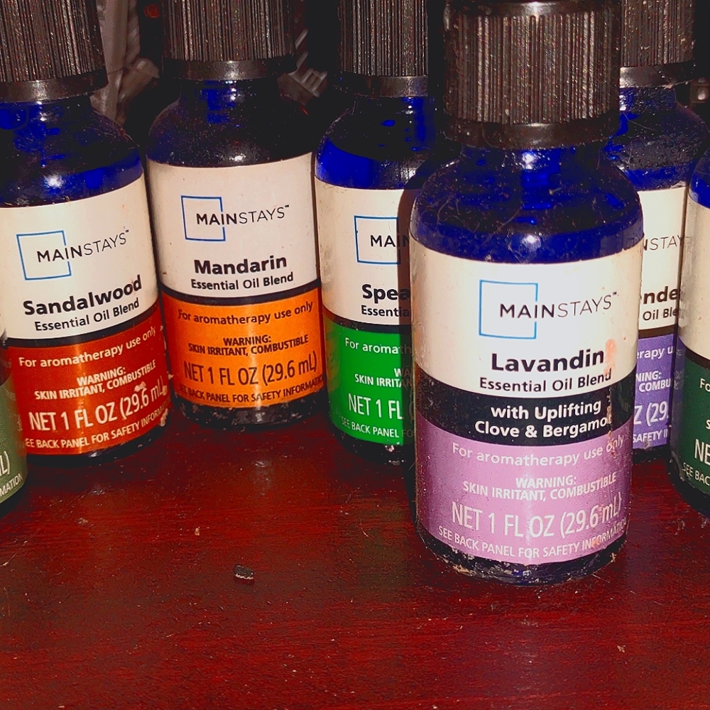 Bundle of essential oils